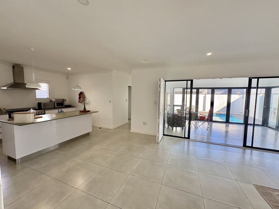3 Bedroom Property for Sale in Sandown Western Cape